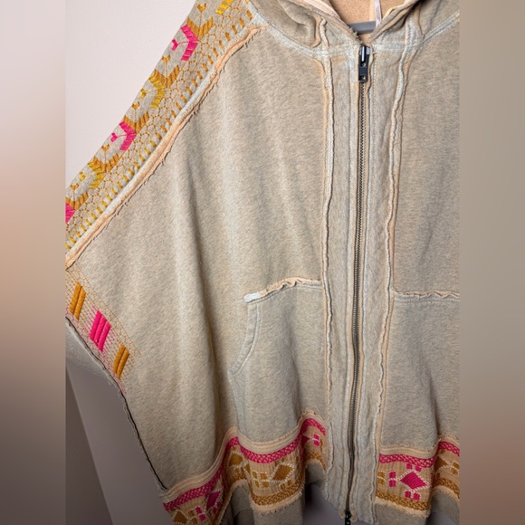 Free People Wildside Embroidered Hooded Poncho Jacket Size M/L - Picture 13 of 14